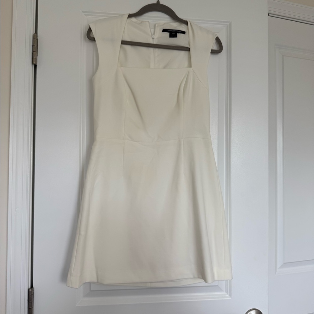 Elegant White Sleeveless Dress